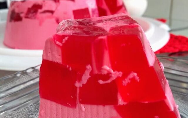 Gelatina e Iogurte Natural com 2 Ingredientes Fácil de Fazer